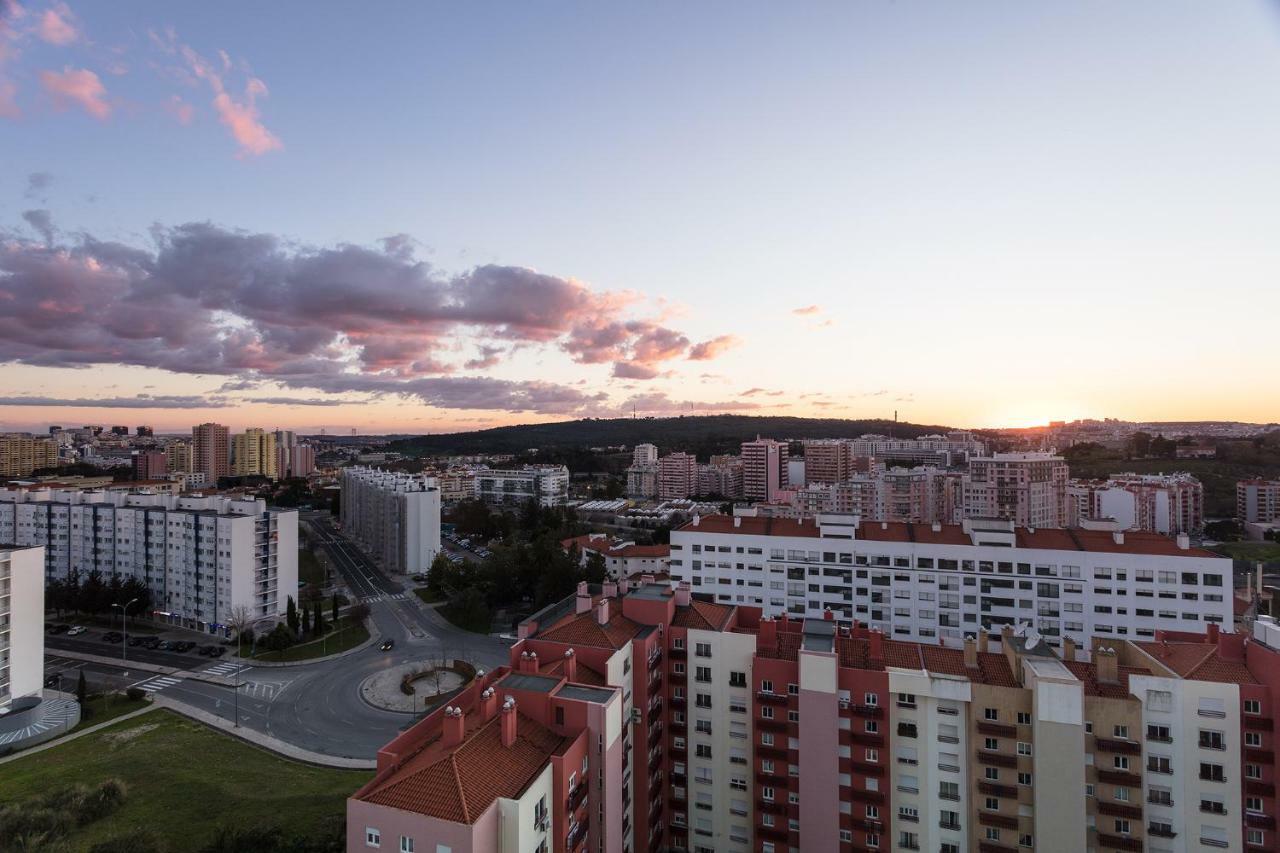 Skyscraper Riverview Lisbon With Indoor Pool Exteriör bild